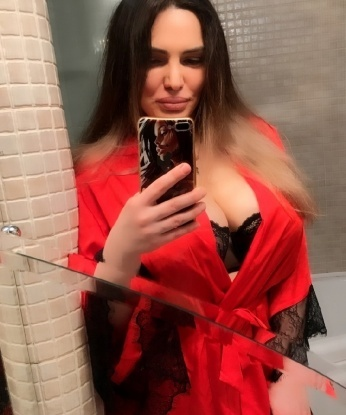 🔥 У меня есть опыт и нежные руки, чтобы доставить тебе незабываемое удовольствие. 💋 Мои услуги наполнены страстью и безупречной чувственностью. Со мной ты почувствуешь себя желанным и особенным. 😘 Твое удовольствие - мое предназначение. Мои фото 100% реальны, можешь убедиться сам. 💯 Я гарантирую тебе конфиденциальность и незабываемые впечатления. 😍 Живу в Москве и могу приехать к тебе, либо можем встретиться у меня. 🏙️ Со мной каждая встреча - это искусство, а ты можешь быть моим самым преданным поклонником. 💫 Что ждешь? Звони и погрузись в мир незабываемого сексуального блаженства в Москве! 😉 Альбина